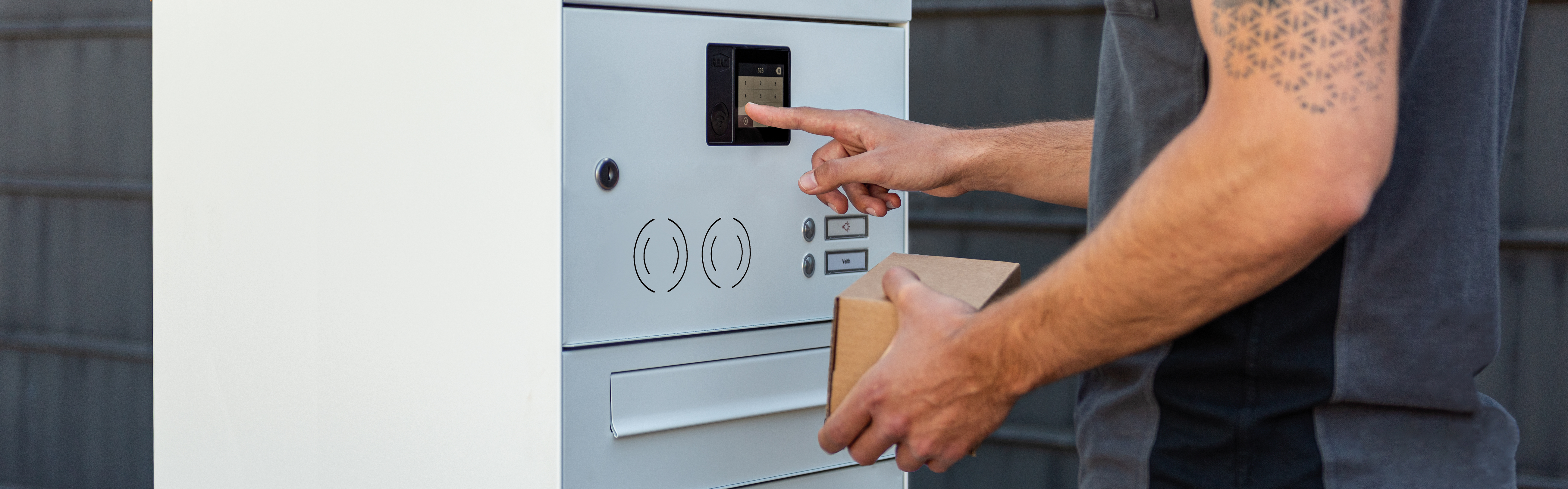 Postgesetz sichert 24/7 Zustellung in Paketbox 